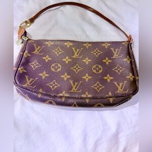 Louis Vuitton Pochette Accessories Monogram